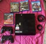 PS4 com Comandos e Jogos