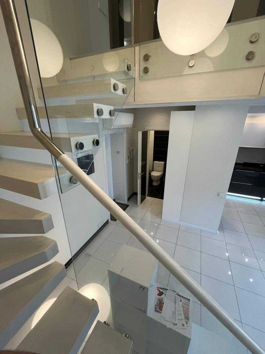 Продам 2-рівневу 2-кімнатну квартиру 90 м² з дизайнерским ремонтом