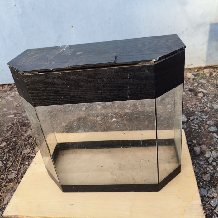 Продам аквариум 10 литров