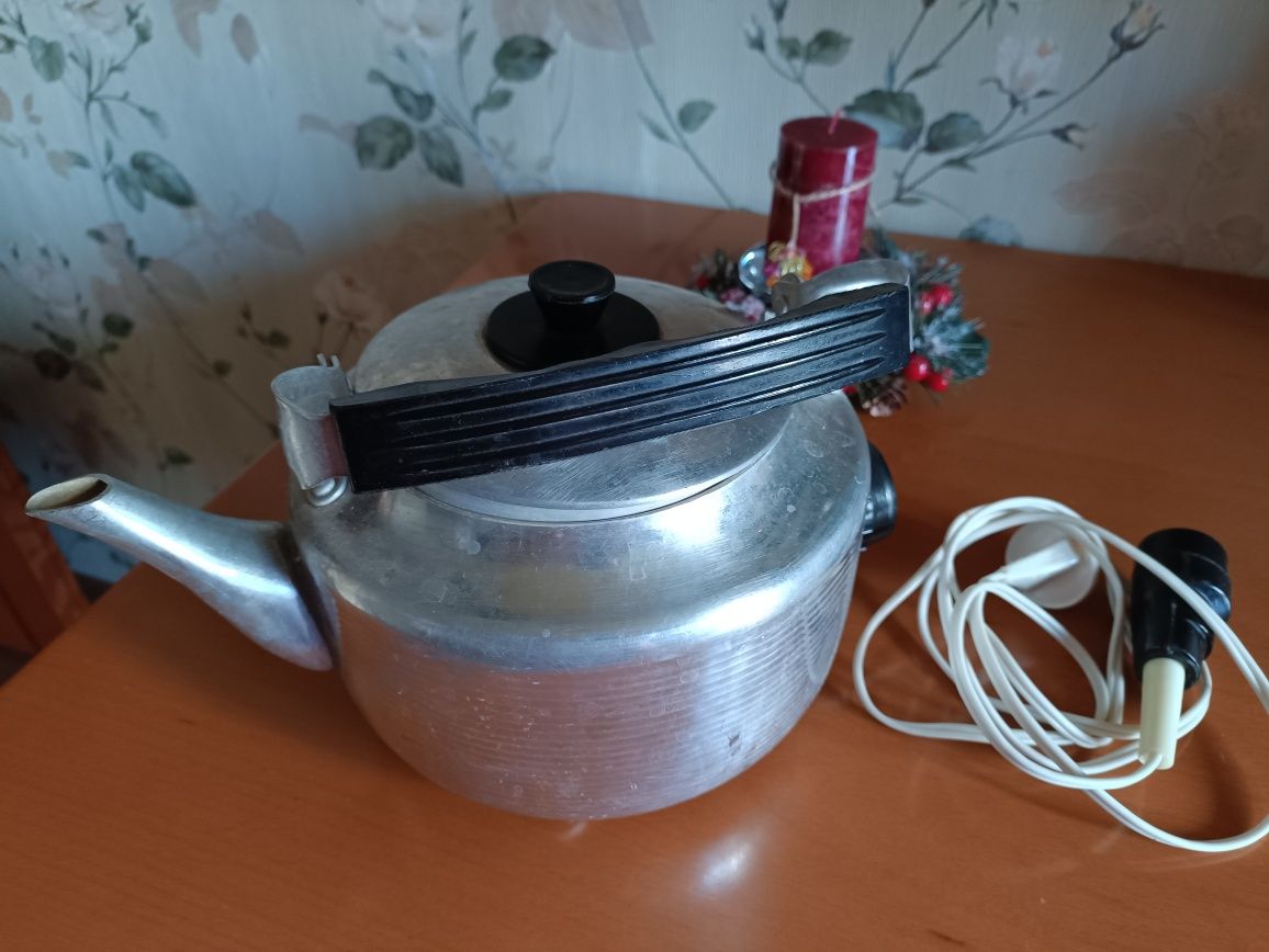 Электрический чайник на 3 литра