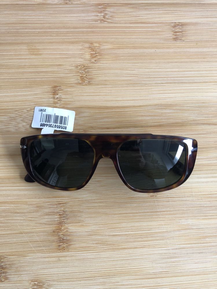 Óculos escuros Persol novos!