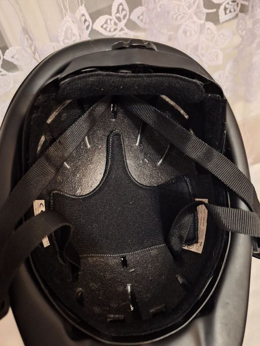 Шолом для верхової їзди.