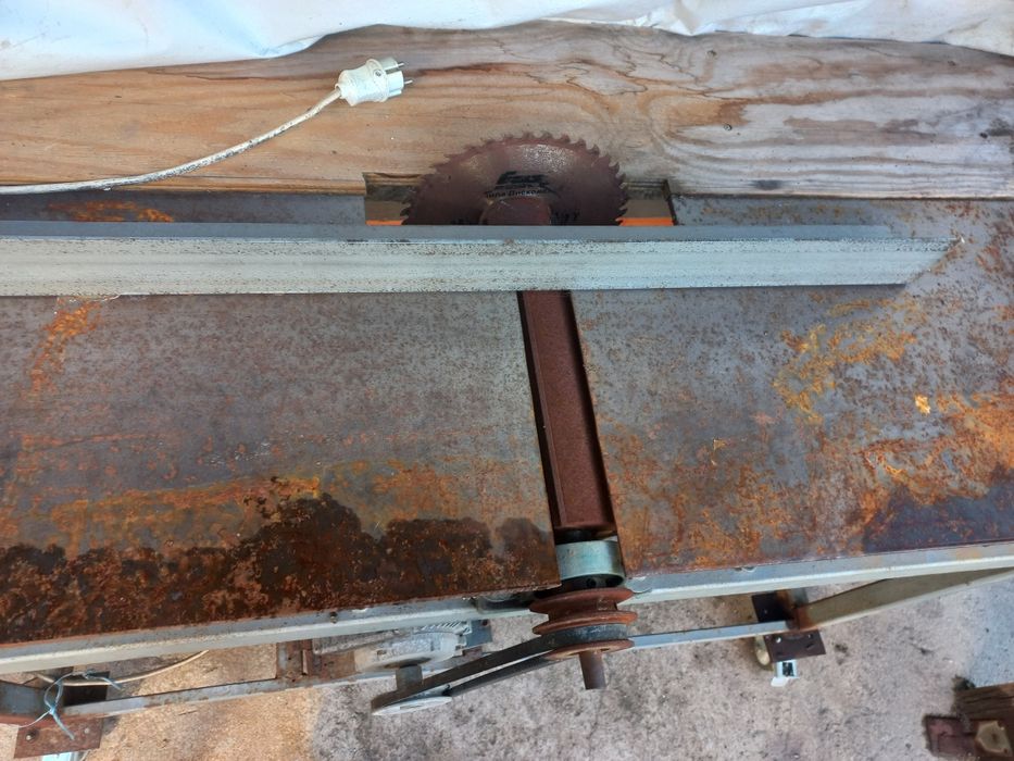 Деревообрабатывающий станок