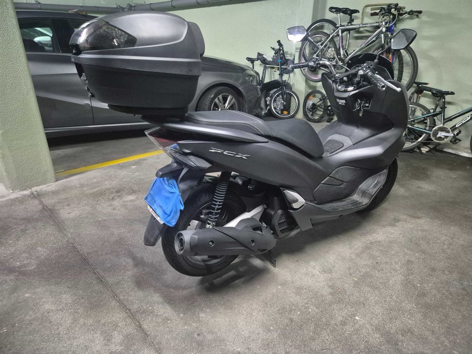 PCX 2020 com 7200km e muitos extras
