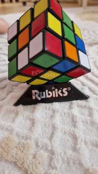Кубік Рубіка з підставкою