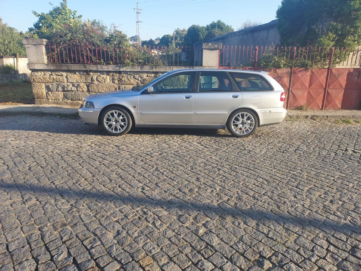 Volvo v40 1.9d 2003