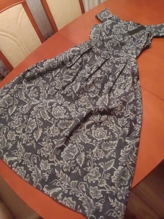 Sukienka Kasia Zapała Nowa R.40 wypada na 38 kupiona za 890zł.