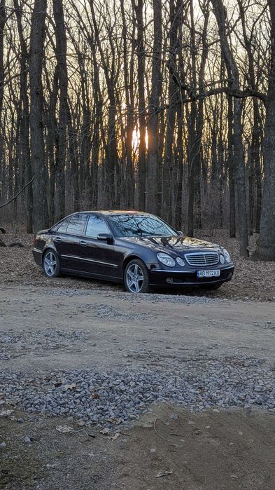 Mercedes E-Class W211 2.7D AT 2002