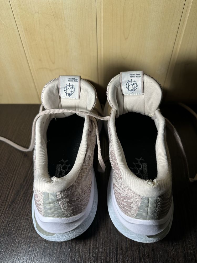 Бігові Кросівки Asics GT2000 11