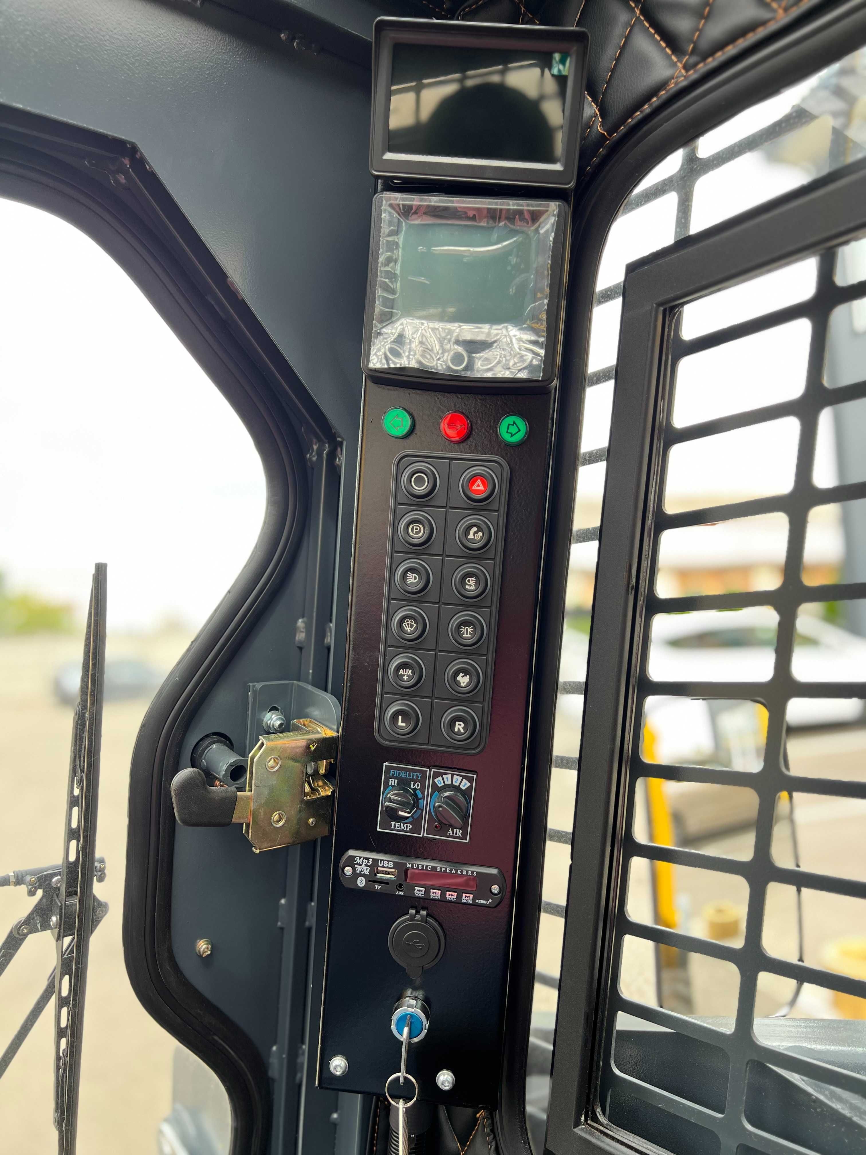 Колісний мінінавантажувач TDC 901