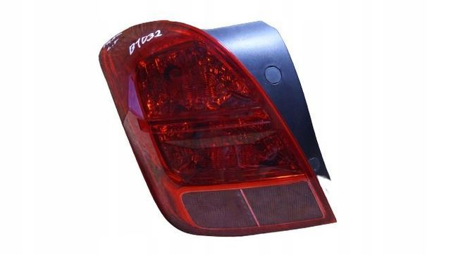 CHEVROLET TRAX LAMPA LEWA TYŁ