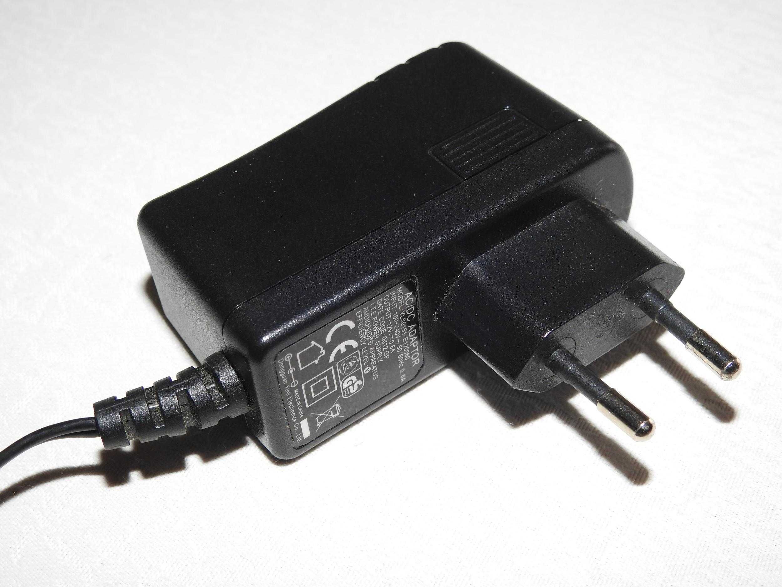 Zasilacz ładowarka 12V-0.6A