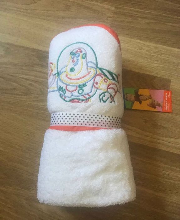Новое полотенце уголок Мики винни с капюшоном