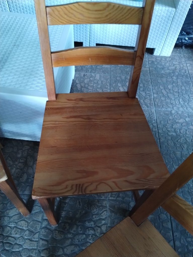 krzesła kuchenne drewniane