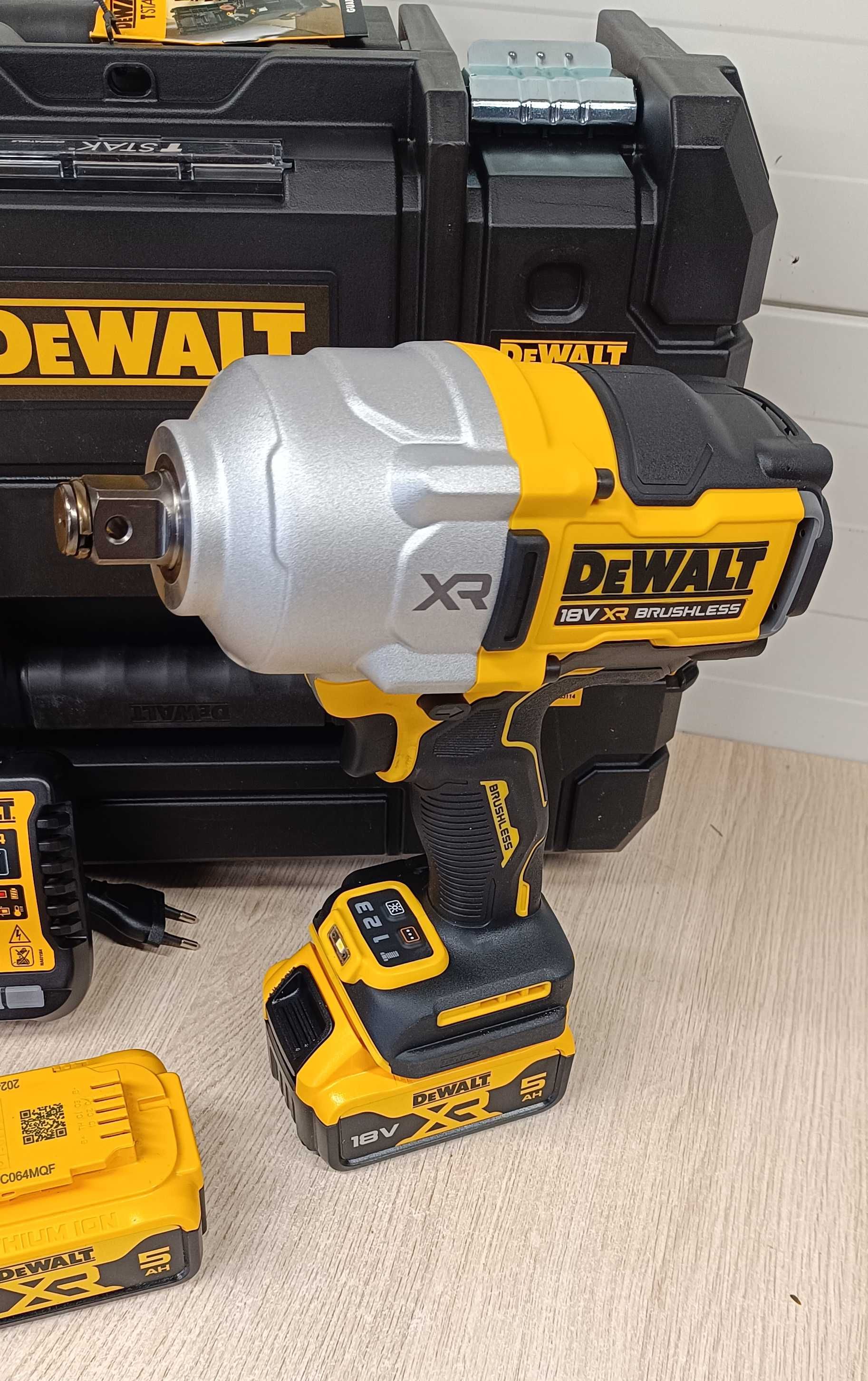 Najmocniejszy Klucz Udarowy Dewalt 3/4 2x5H DCF964 XR 2576Nm Mocny