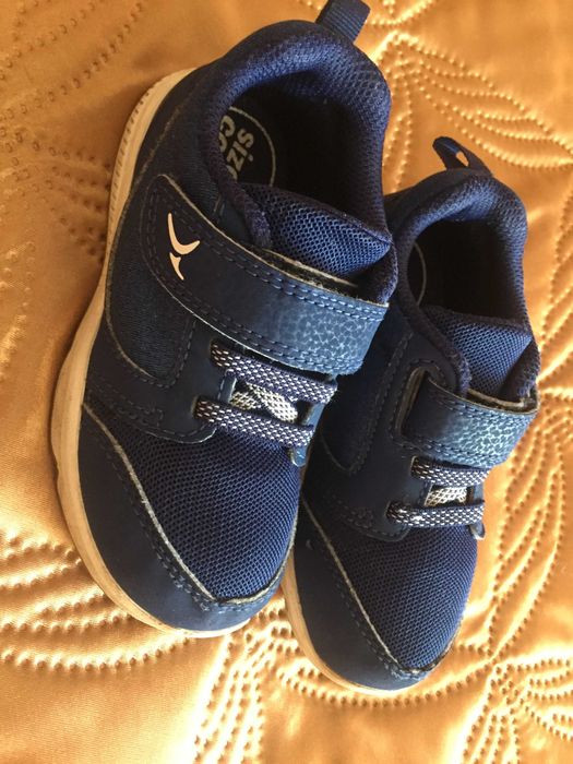 Кросівки Decathlon: сині – 16см, білі – 16,5см. Ціна за одну пару