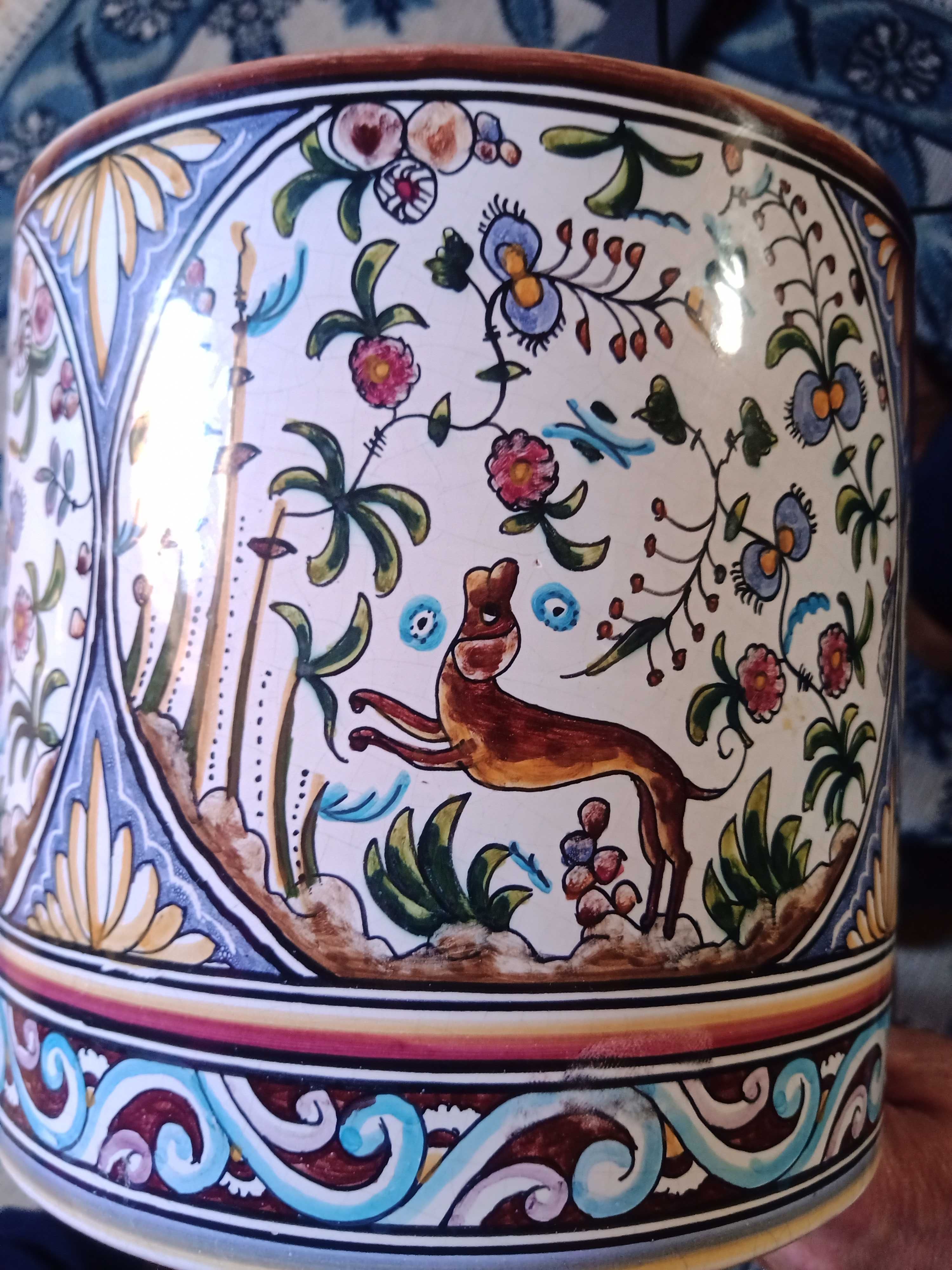 Vaso cilíndrico cerâmica berardos pintado à mão séc. XVII