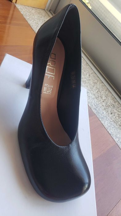 Sapatos Pretos Prof 37 - NOVOS