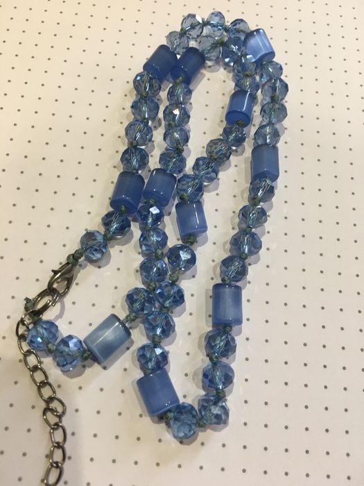 Винтажные бусы голубое сатиновое стекло