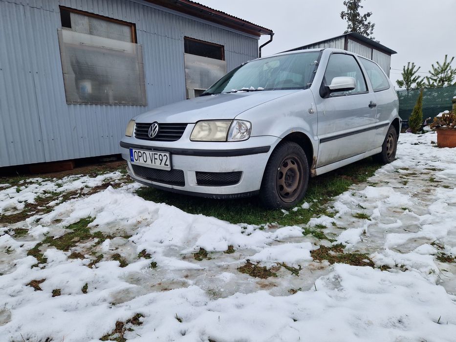 Sprzedam Volkswagena Polo 1.4 mpi, swieże oc oplacone na rok