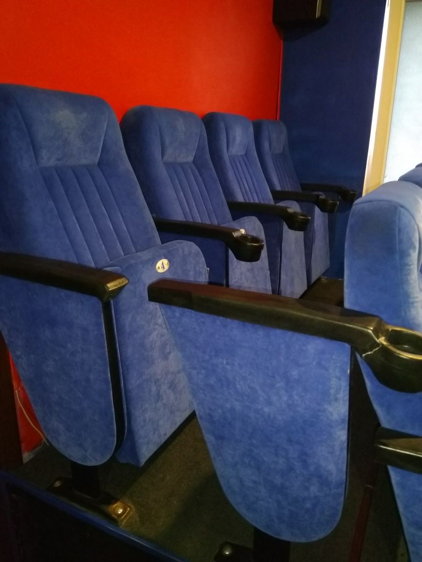 Кресла кинотеатральные