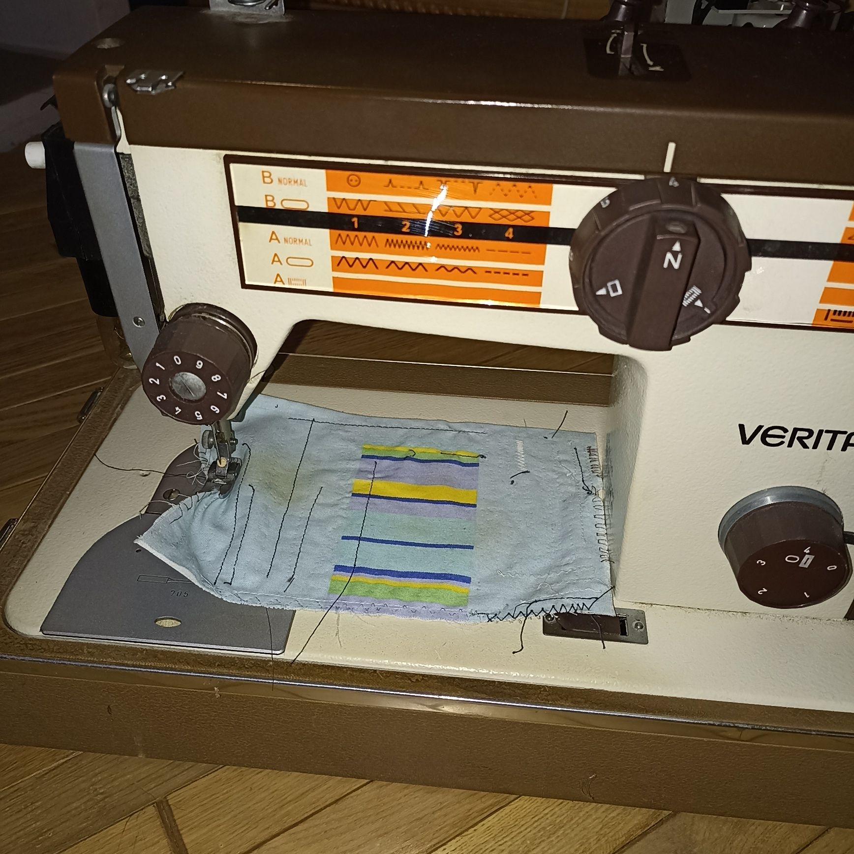 Машина швейна Veritas