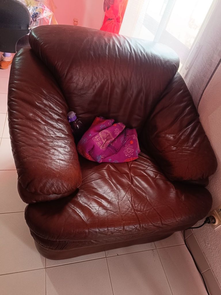 Vendo um par de sofás