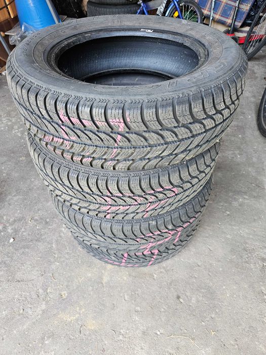 Komplet zimówek Dębica R14