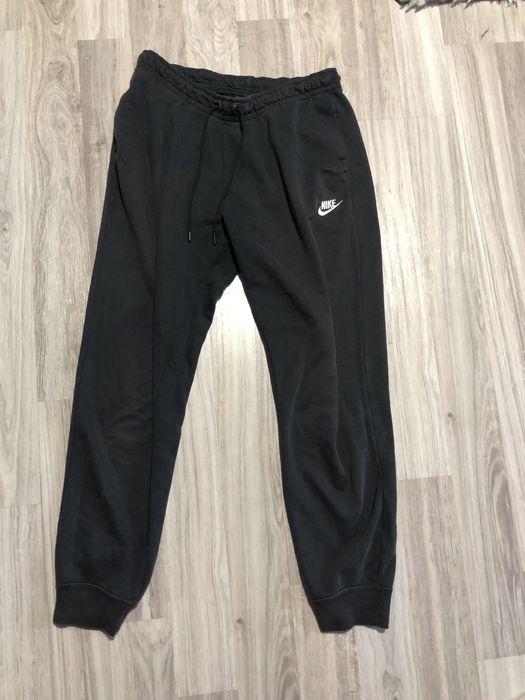 Spodnie dresowe nike rozmiar M.