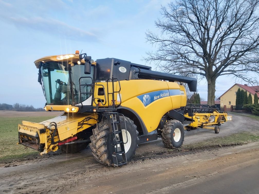 Kombajn zbożowy New Holland CX 8080 Rok prod 2007