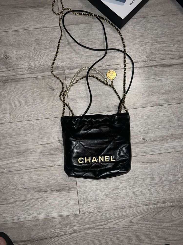 Сумка Mini Chanel 22