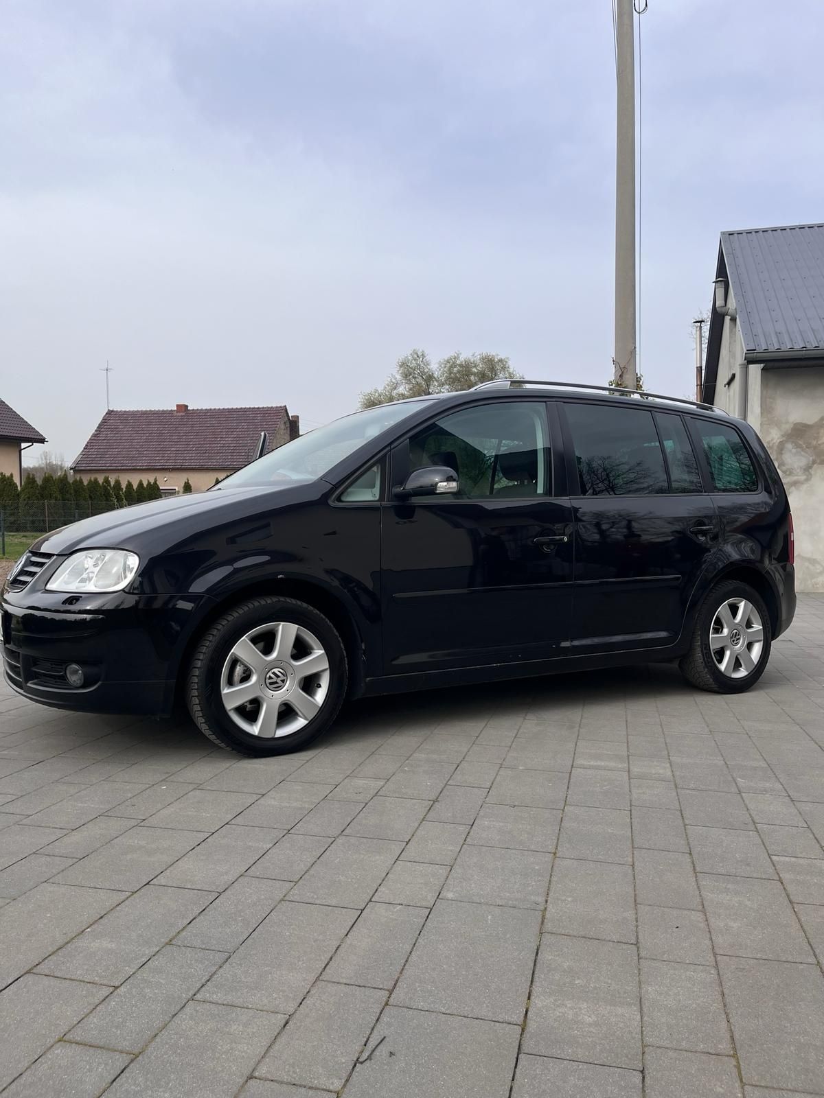 Volkswagen Touran 2.0 FSI 150 KM