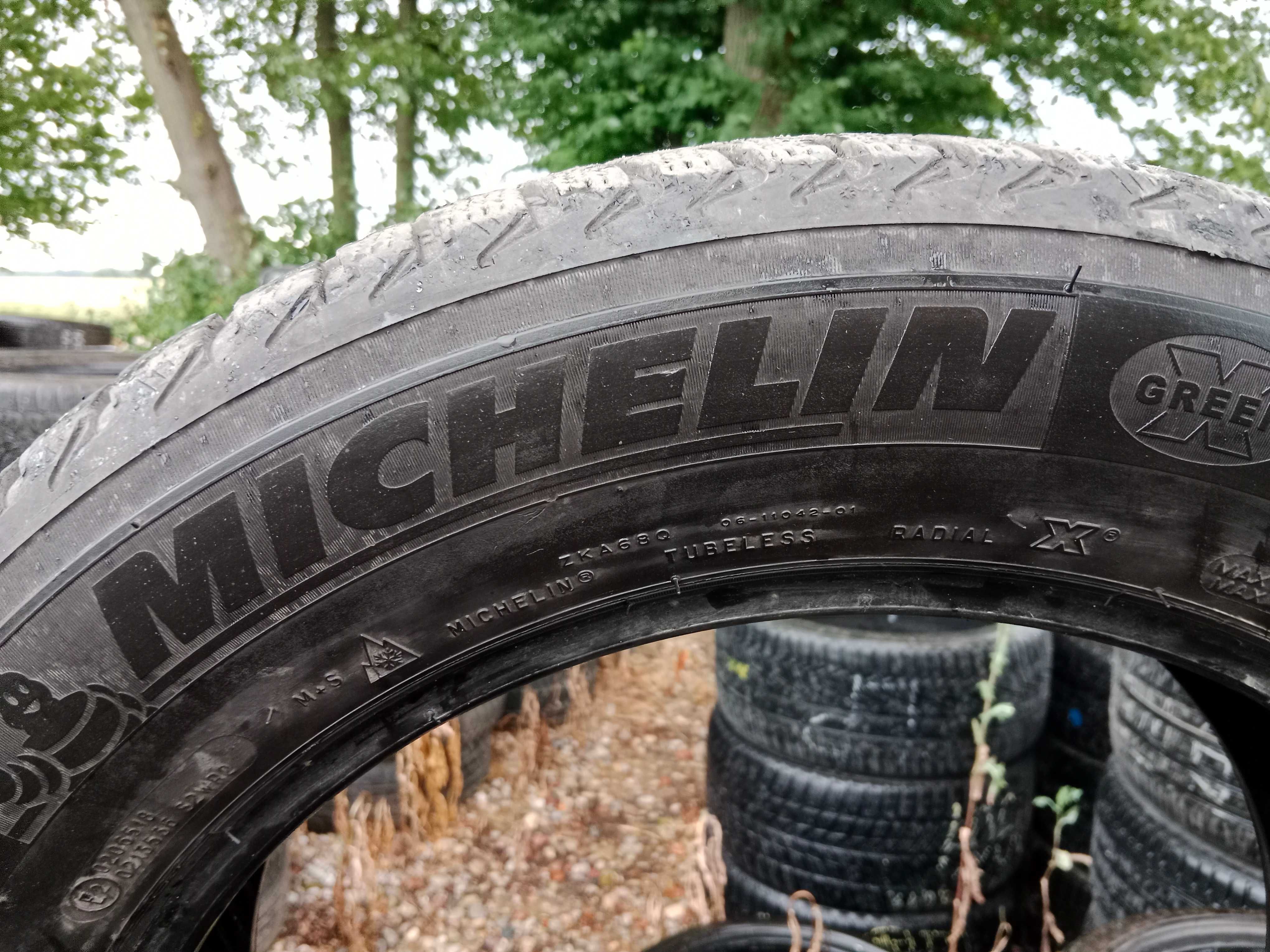 Opona używana zimowa 235/60R18 Michelin Latitude Alpin LA2 1szt.