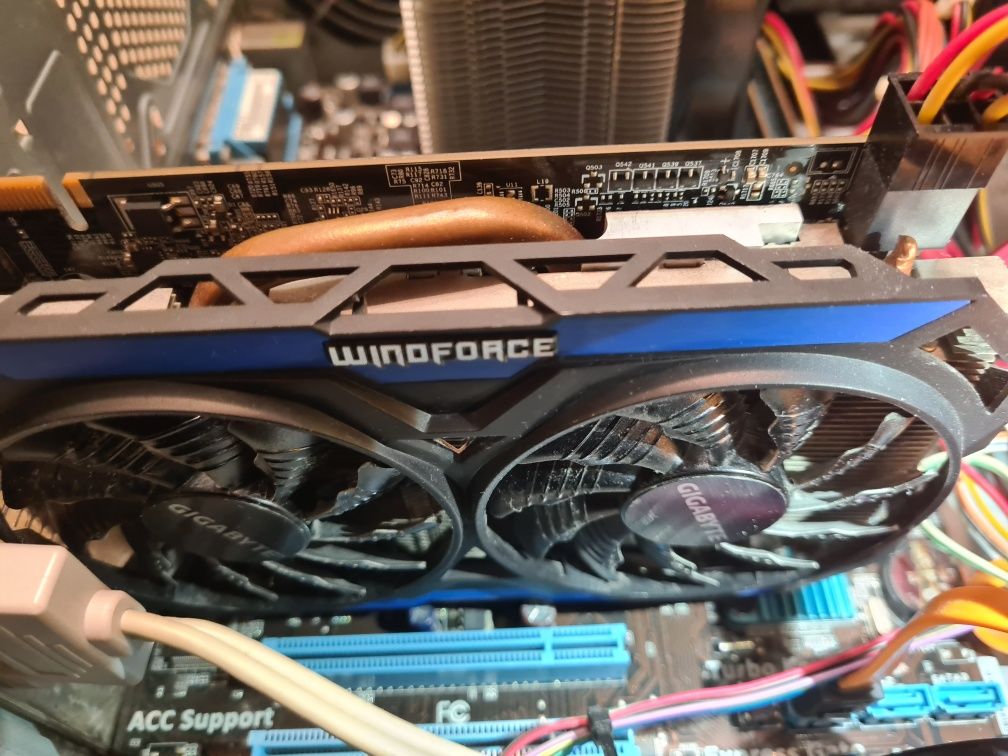 Видеокарта Gigabyte 4 Gb GTX 960 Windforce