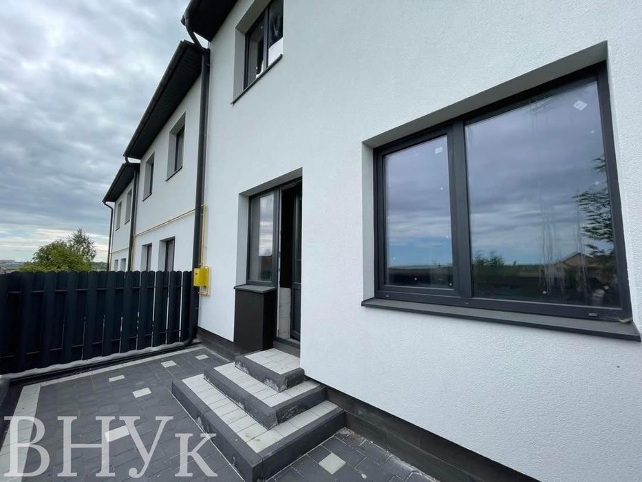 Продається котедж неподалік Тернополя