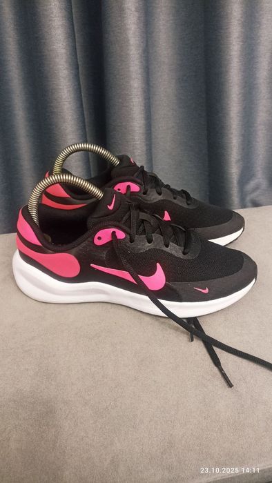 Кросівки Nike Revolution 7