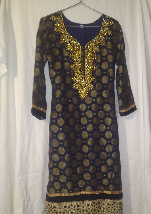 Платье нарядное реквизит театральный, и т д.