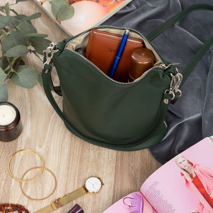 VERA PELLE torebka skórzana listonoszka z paskiem V513 c.zielona