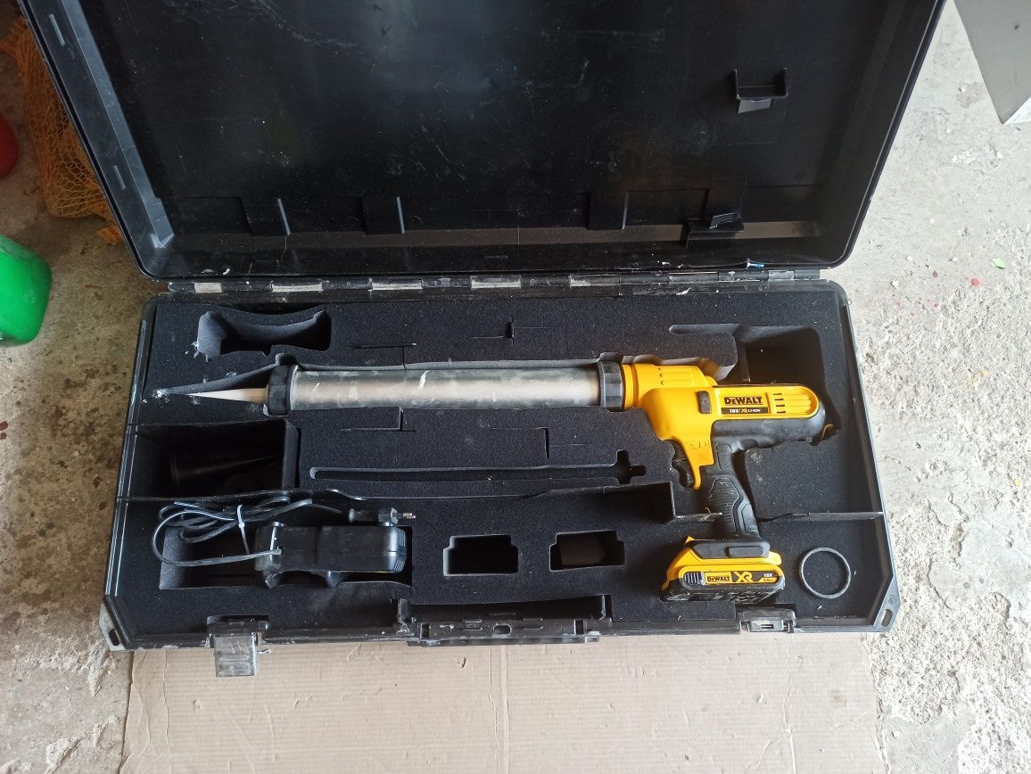 Silikoniarka DeWalt DCE580+ Bateria 2.0ah + ładowarka+ skrzynka