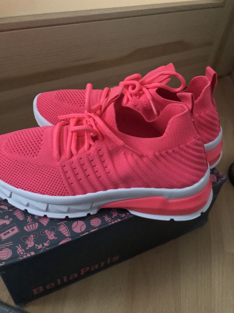 Buty sportowe neonowy róż