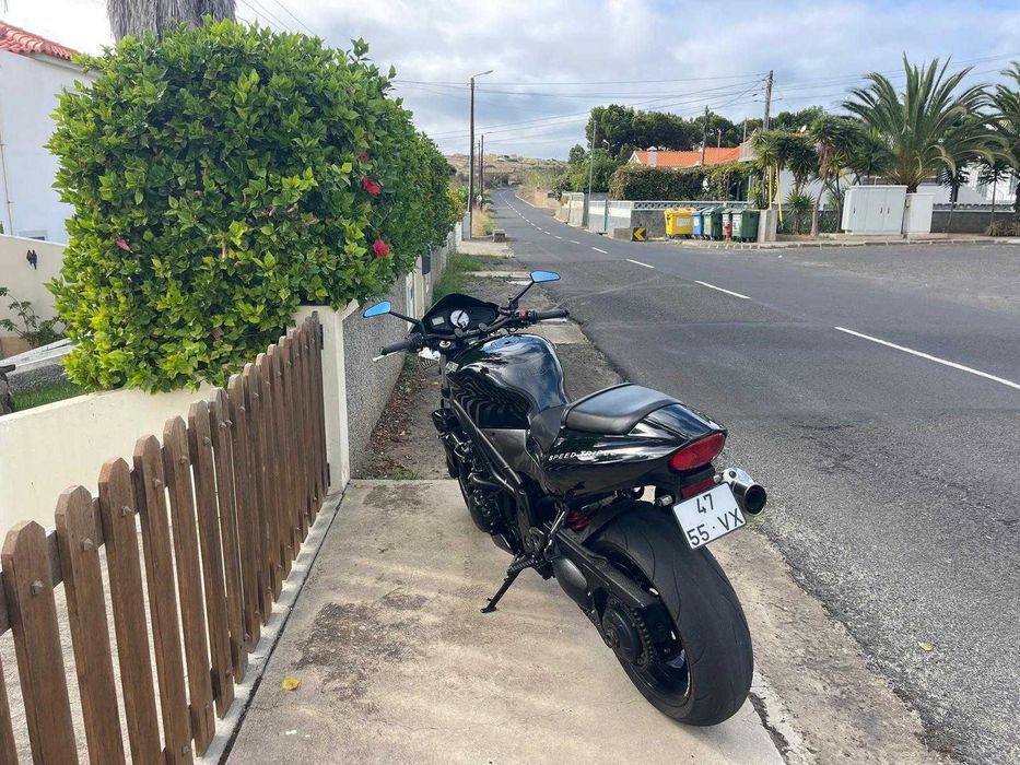 Triumph Speed Triple 955i - 18.000km - muitos extras