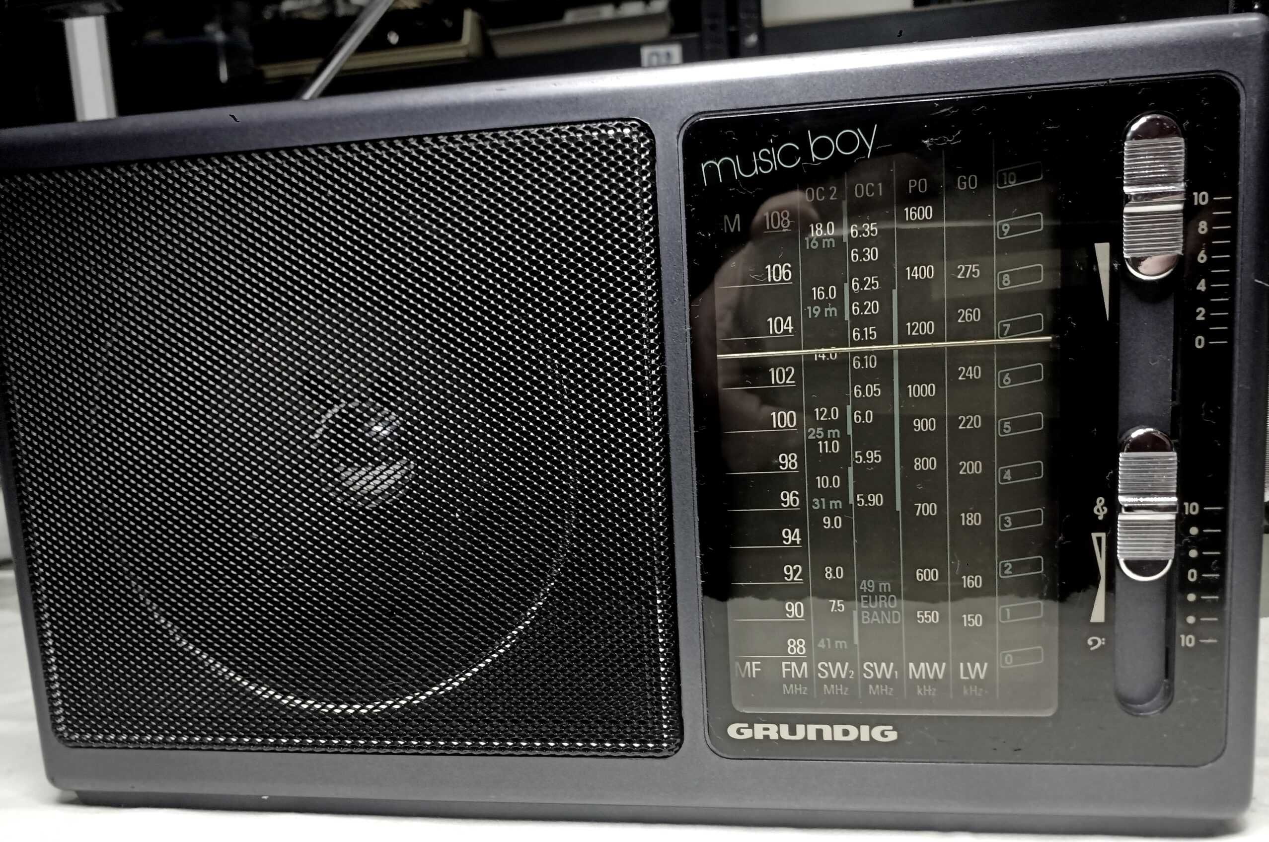 Радиоприемник GRUNDIG Music Boy 165A Большой. Качество!  Германия.