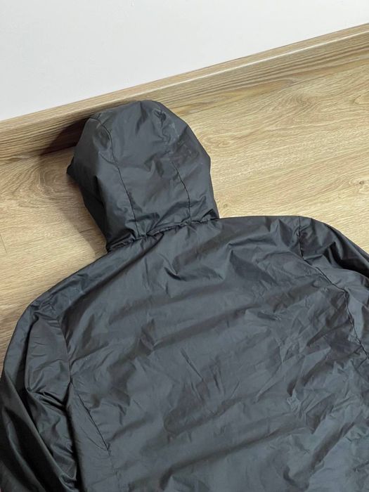 Продам БОМБЕЗНУ чоловічу куртку Helly Hansen Champ Reversible Camo Jac