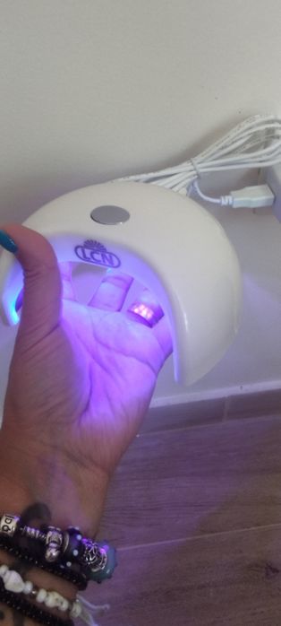 Vendo mini catalisador de unhas novo