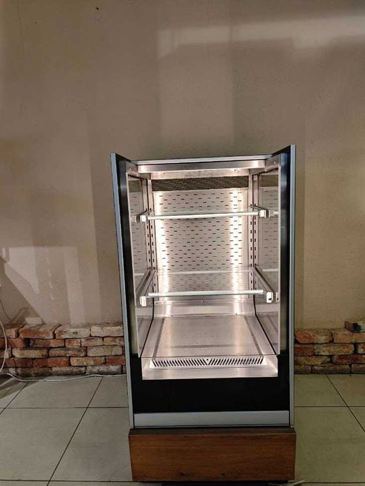 Witryna cukiernicza otwarta  CUBE 2 0.6W OPEN | 640x845x1400mm