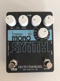 Басова педаль Electro-Harmonix Bass Mono Synth Synthesizer.