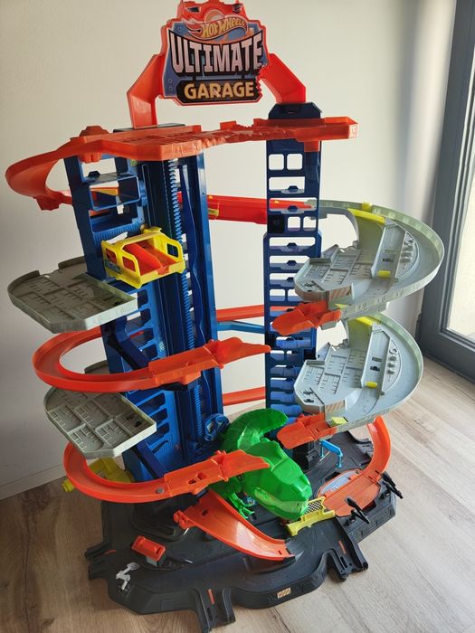Hotwheels Ultimate Garage