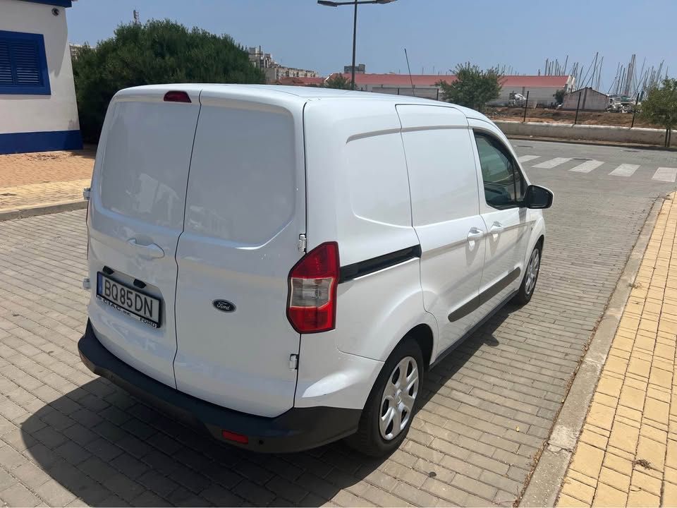 Ford transit courier