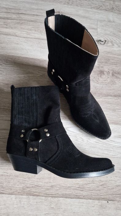 Nowe kowbojki skóra