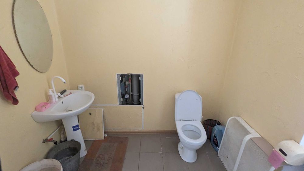 Продам офіс 100 м2 в гарному стані. Біля 6 лікарні .в. Шостаковича 12